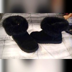 Uggs Boots (Black, Above-Ankle height)